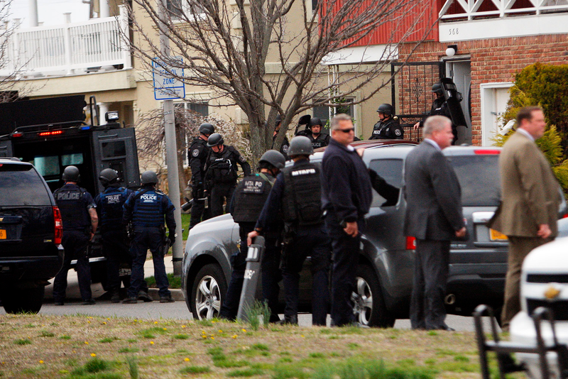 Illustration for article titled Call of Duty Player Loses Game, Calls SWAT Team